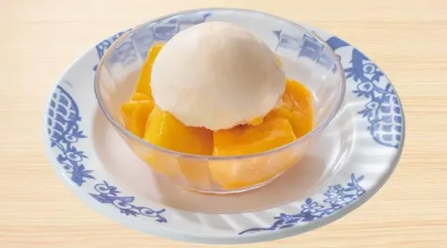 アップルマンゴー(バニラアイスのせ)(バーミヤン)