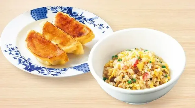 餃子半チャーハンセット(バーミヤン)
