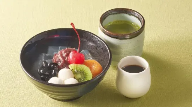 白玉黒豆あんみつ 緑茶＆黒蜜つき（ジョナサン）