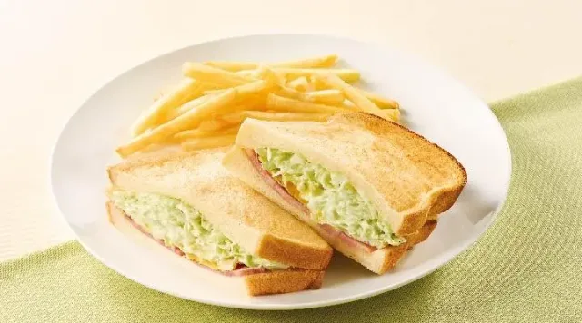 シャキシャキキャベツのベーコンエッグサンド（単品）（ジョナサン）