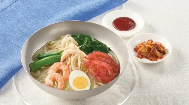 盛岡冷麺 キムチ・コチュジャンつき(ジョナサン)