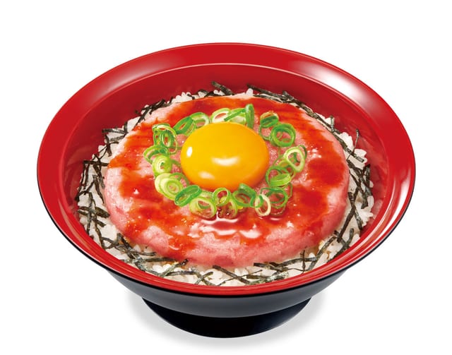 まぐろユッケ丼 特盛（すき家）