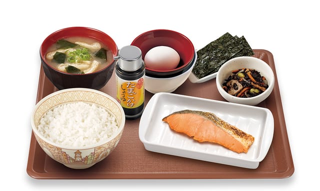 焼鮭たまかけ朝食 中盛(すき家)