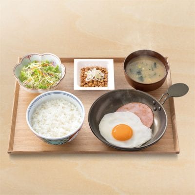 ハムエッグ納豆定食（吉野家）