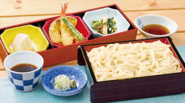 お昼の夢うどん膳（三つ仕切り＋せいろうどん）（夢庵）