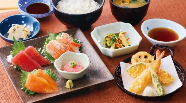 刺身4点盛りと小天ぷら膳(夢庵)