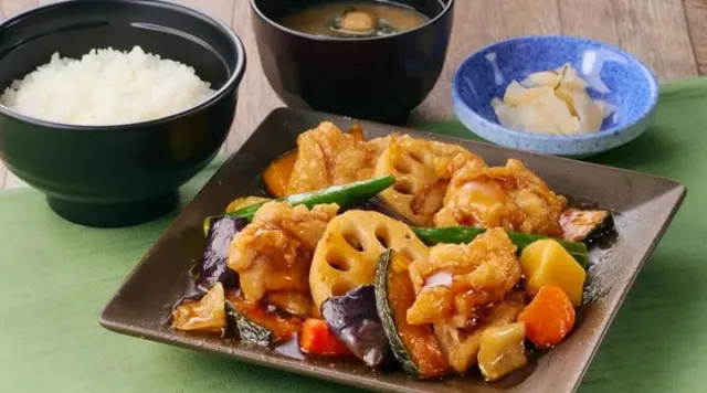 若鶏と彩り野菜の黒酢あんランチ(若鶏4個)(夢庵)