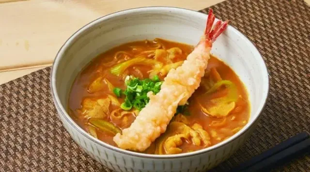 夢庵特製豚カレーそば上海老天付き(夢庵)